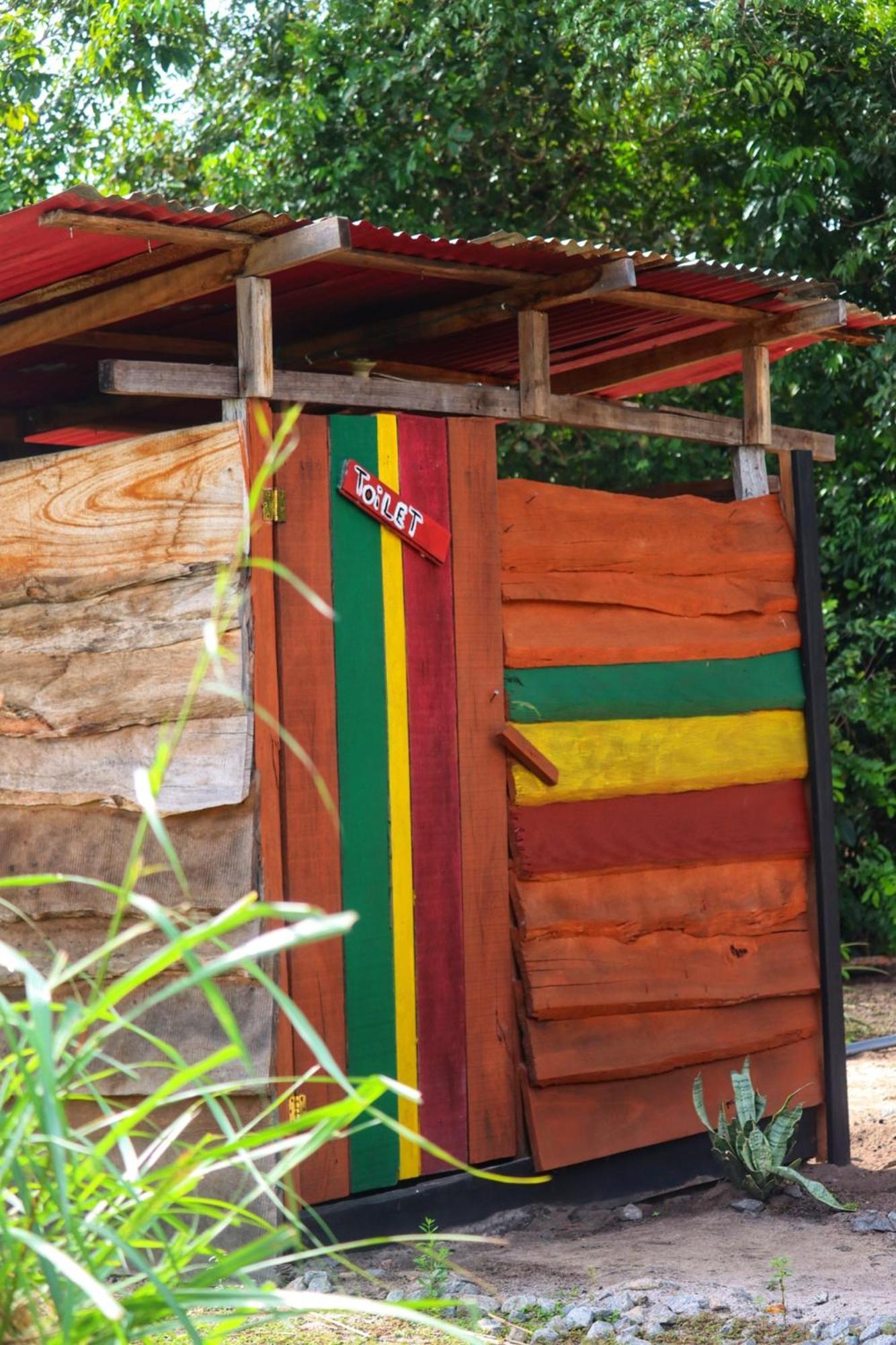 Land Of Promise - Reggae Bar & Eco Village Zanderij Zewnętrze zdjęcie